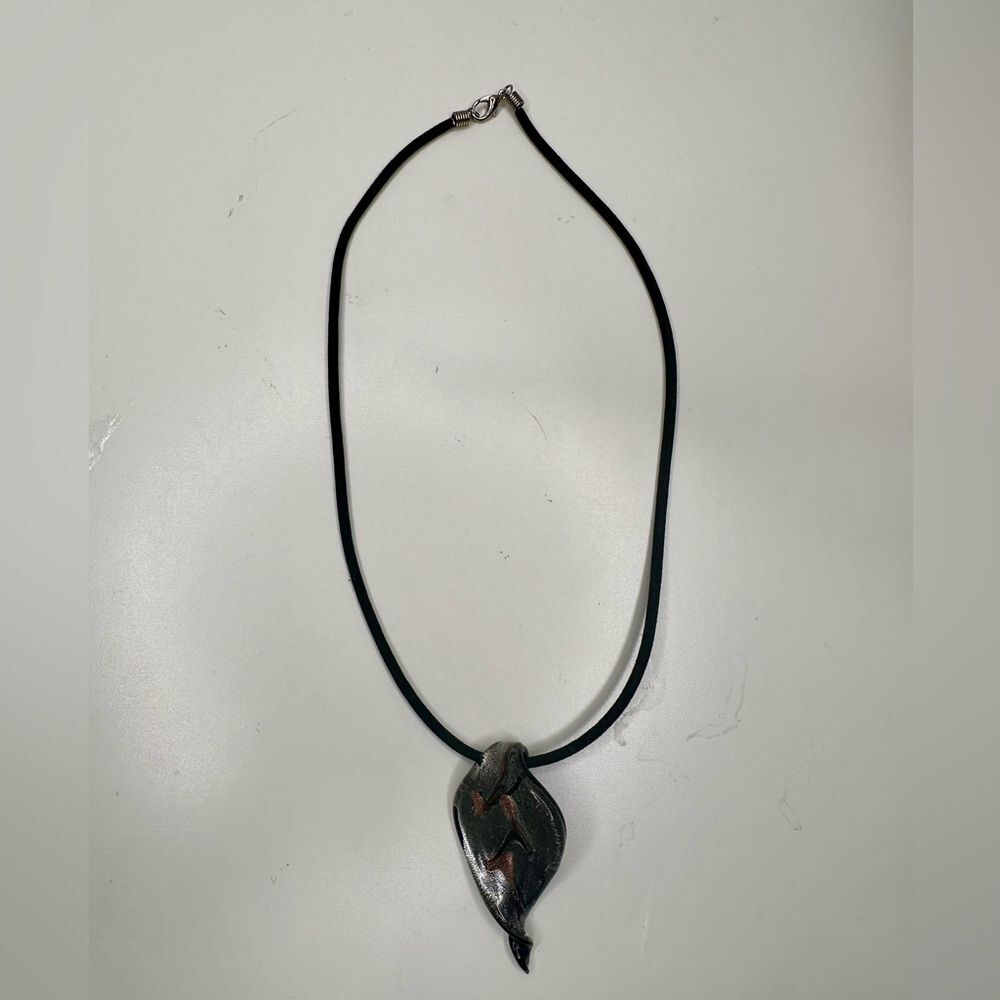 Artisan Glass Leaf Pendant Necklace Handcrafted Murano Style Swirl Black Cord - Picture 7 of 10